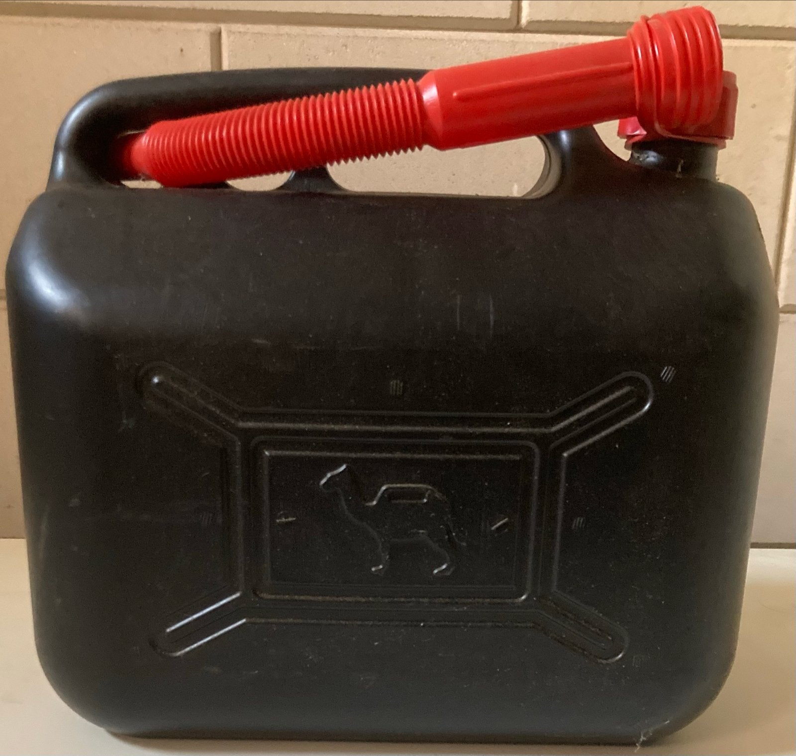 Lege 10 liter jerrycan met schenktuit, Verzenden