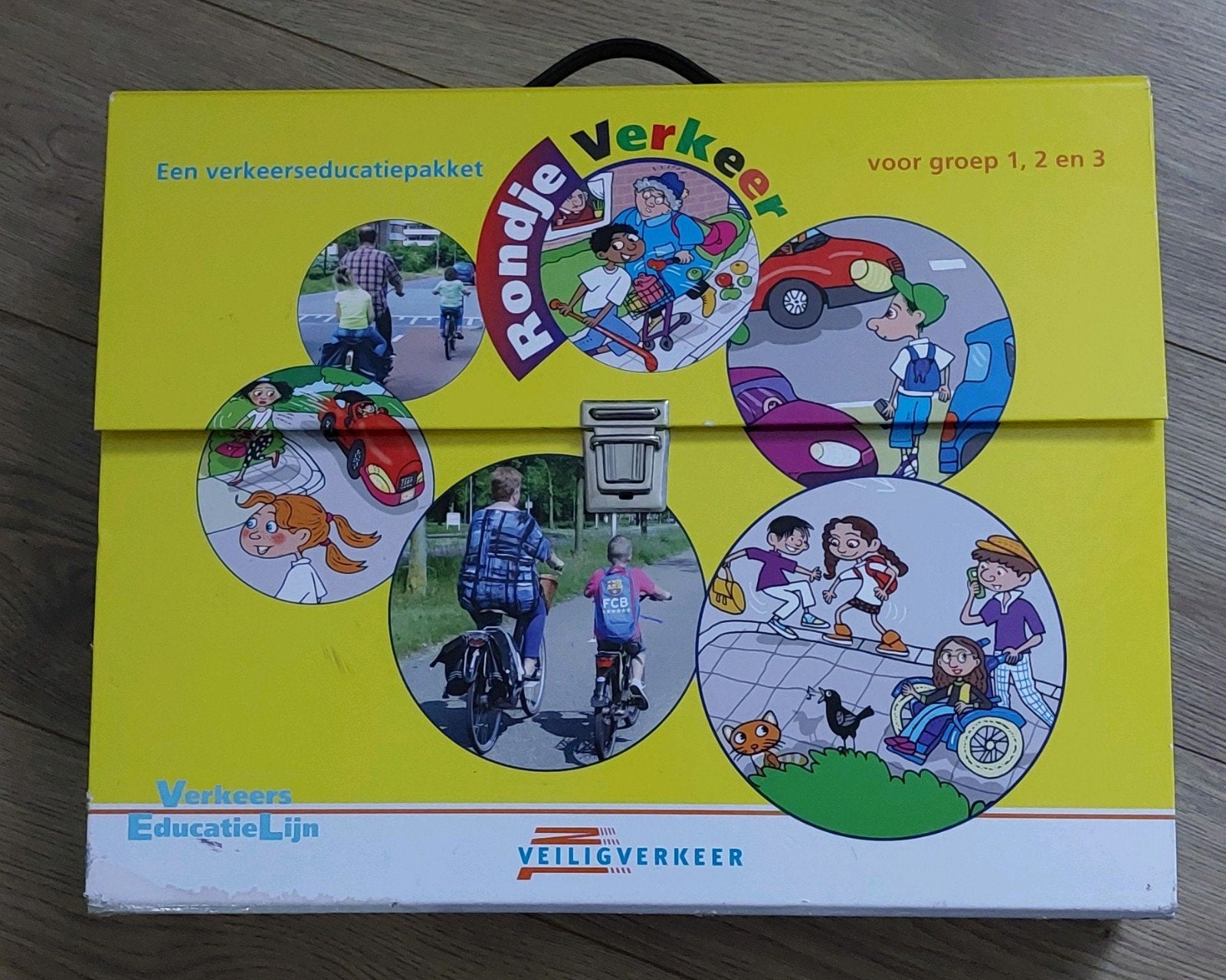 Rondje verkeer voor groep 1, 2 en 3 verkeers educatielijn, Ophalen of Verzenden, Zo goed als nieuw