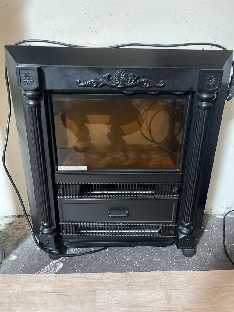 Sfeervolle elektrische haard met klassiek design, Ophalen of Verzenden, Gebruikt, Vrijstaande haard, Elektrische haard