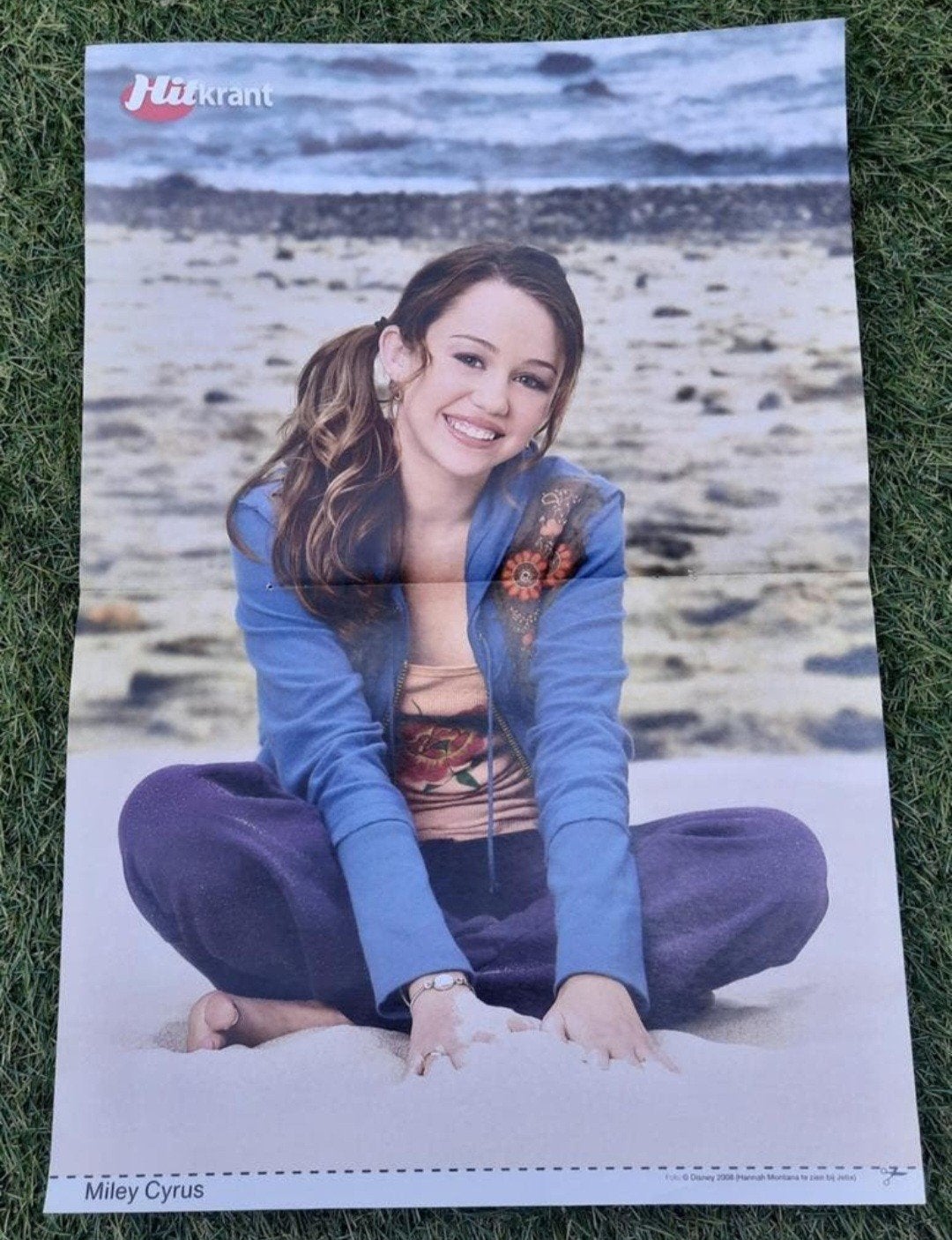 Poster 2x A4 Hitkrant 2008 Miley Cyrus / Amy MacDonald ea, Ophalen of Verzenden, Gebruikt, A1 t/m A3, Muziek