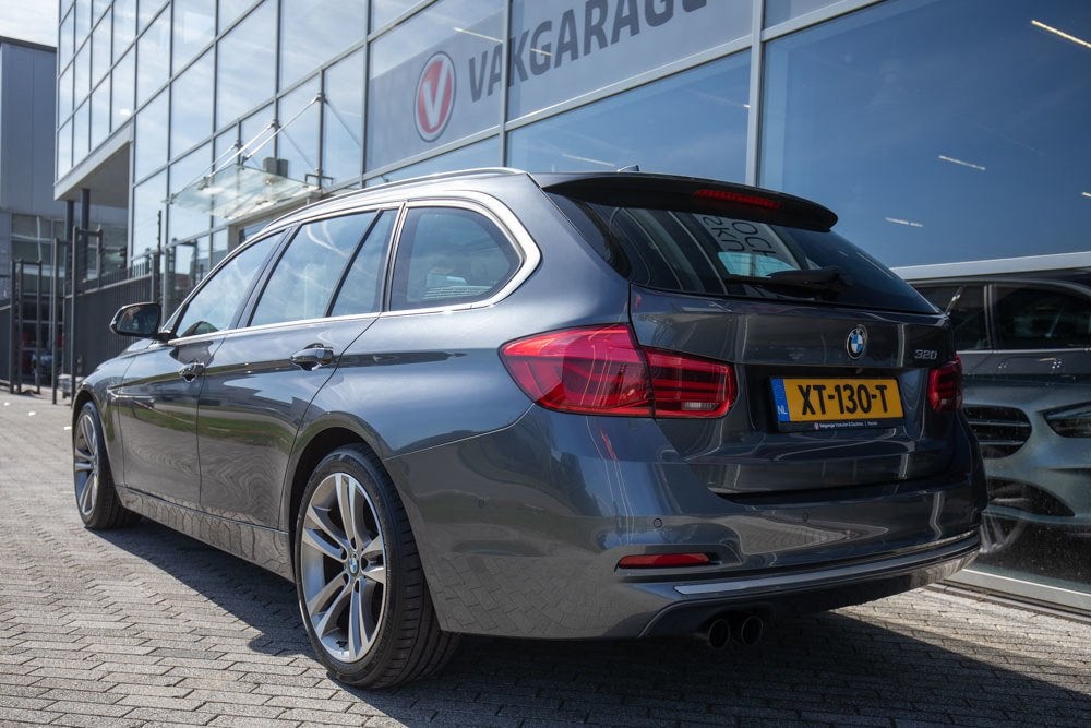 BMW 3-serie Touring 320i Edition M Sport Shadow High Executi, 1998 cc, Achterwielaandrijving, Euro 6, 4 cilinders