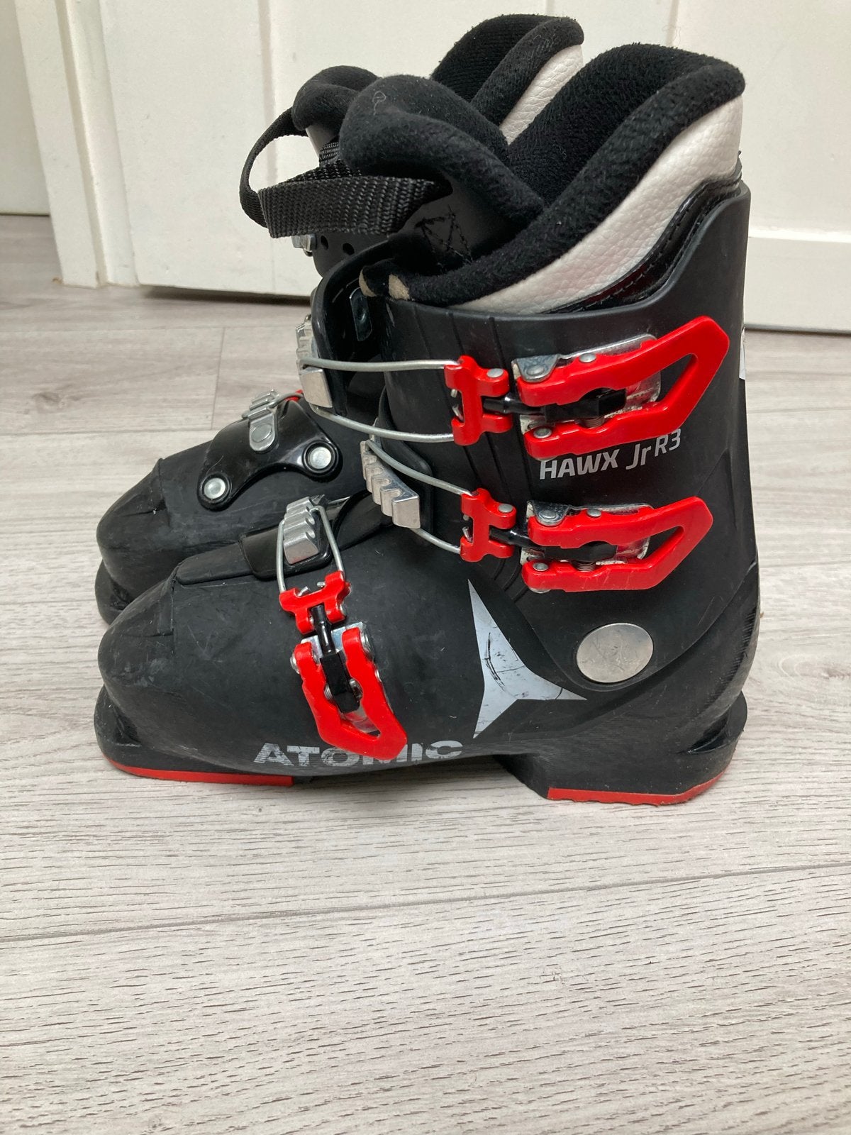 Atomic skischoenen - Maat 22.0/22.5, Sport en Fitness, Skiën en Langlaufen, Gebruikt, 100 tot 140 cm, Schoenen, Ophalen of Verzenden