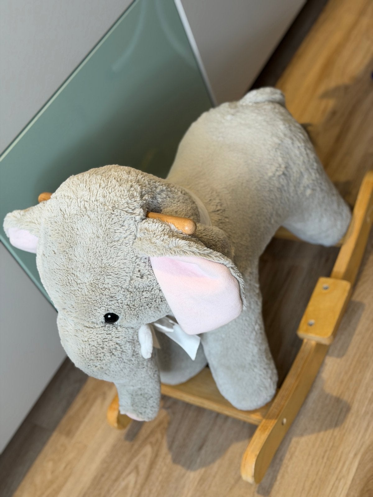 Schattige olifant hobbelpaard voor uren speelplezier, Ophalen, Zo goed als nieuw, Jongen of Meisje