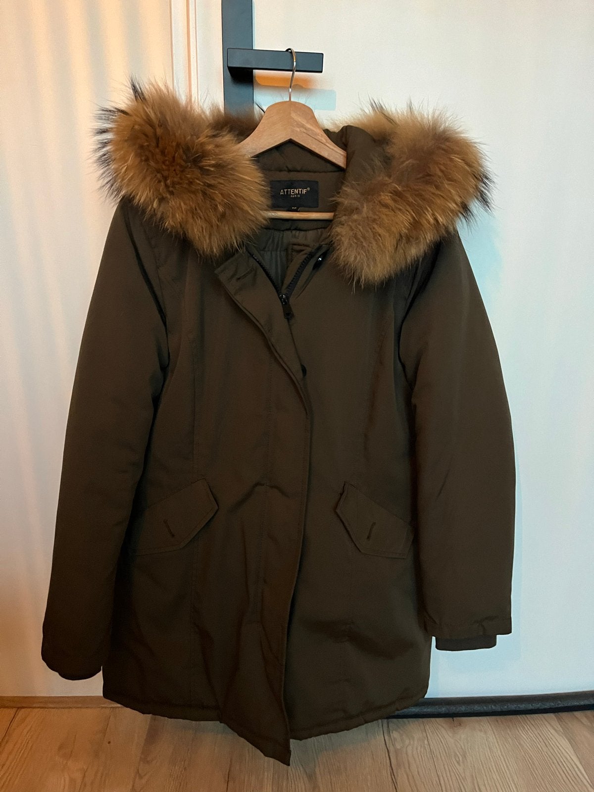 Attentif Paris winterjas met bontkraag - Maat 40, Ophalen, Zo goed als nieuw, Maat 38/40 (M), Groen