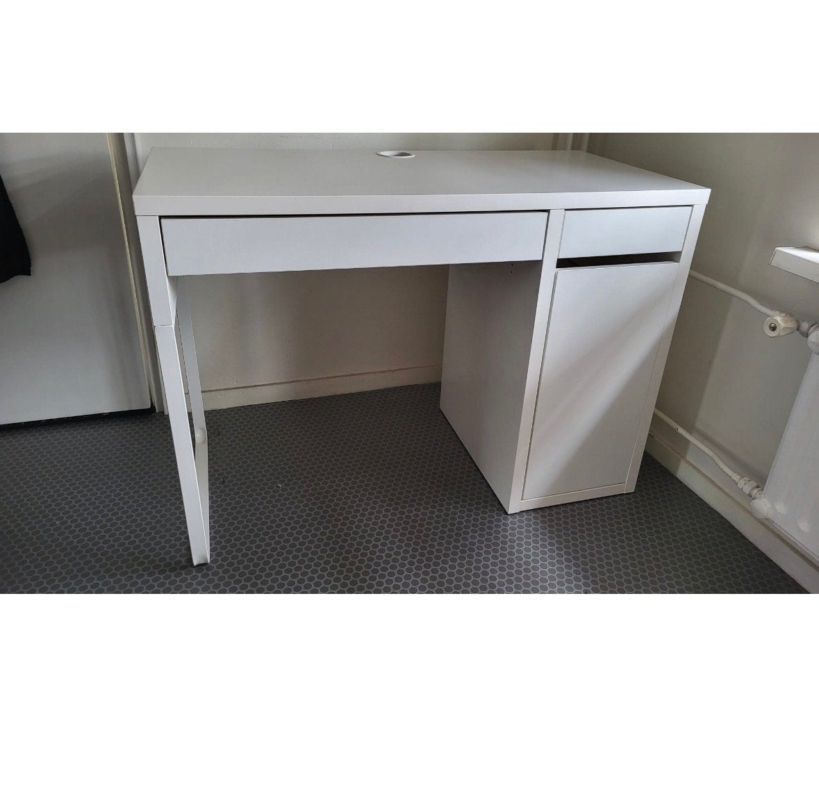 IKEA Micke Bureau Wit - 105 cm breed, Ophalen, Gebruikt, Met lades, Spaanplaat of MDF