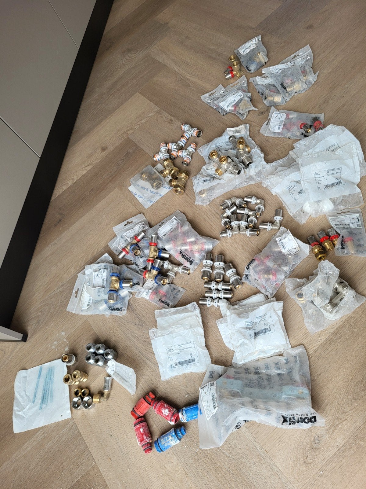 Partij nieuw ongebruikt installatiemateriaal, Ophalen, Nieuw