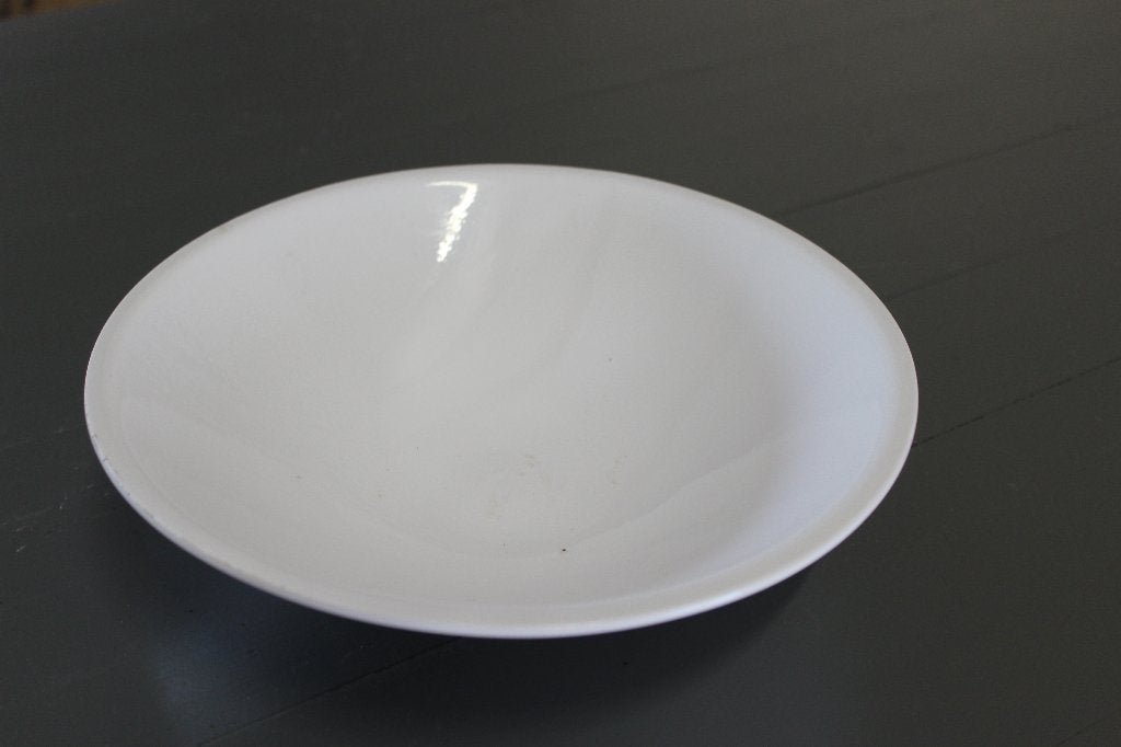 Witte schaal, Huis en Inrichting, Keuken | Servies, Gebruikt, Ophalen of Verzenden, Schaal of Schalen, Overige stijlen