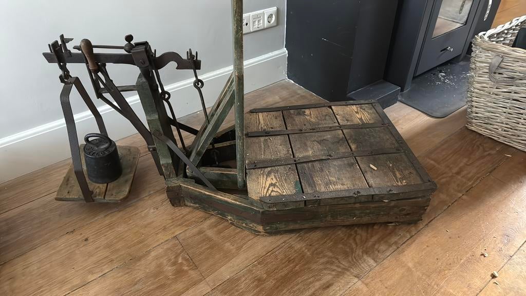 Prachtige eye catcher oude weegschaal, Tuin en Terras, Ophalen, Zo goed als nieuw