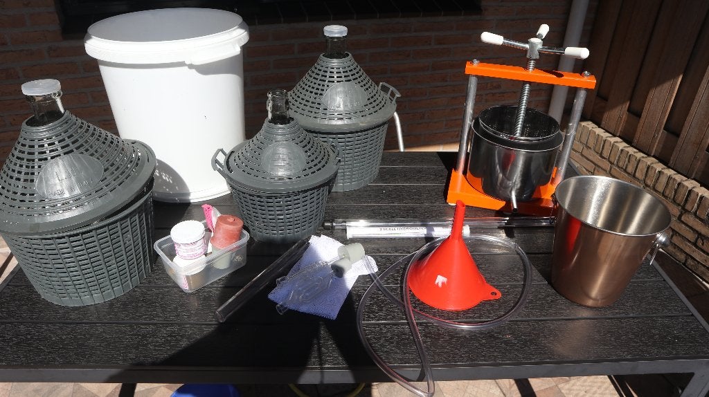 wijnmaakset, Ophalen, Zo goed als nieuw