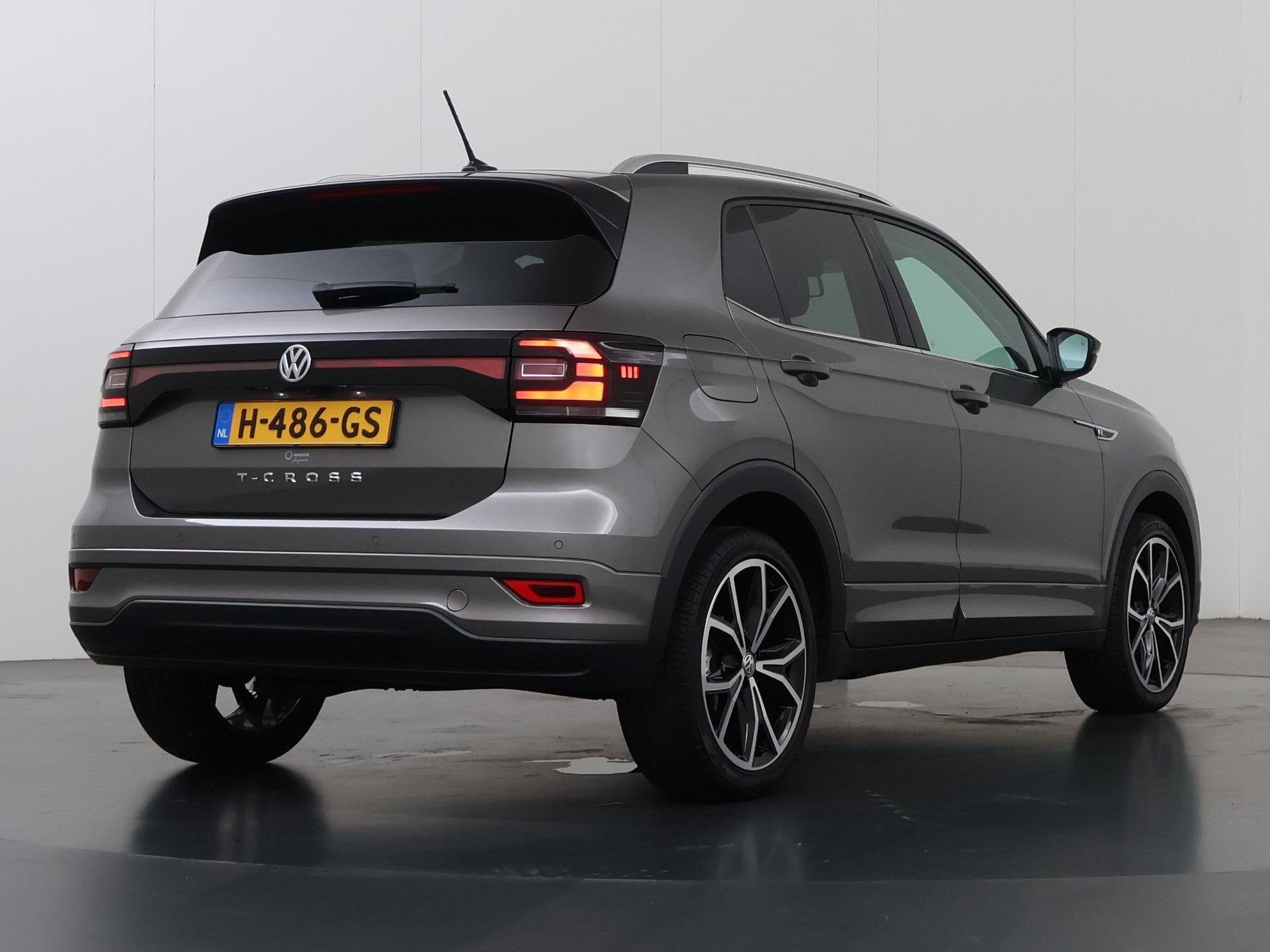 Volkswagen T-Cross 1.0 TSI R-Line | Virtual Cockpit | Naviga, Auto's, Dealer onderhouden, Gebruikt, Verwarmde buitenspiegels, 116 pk