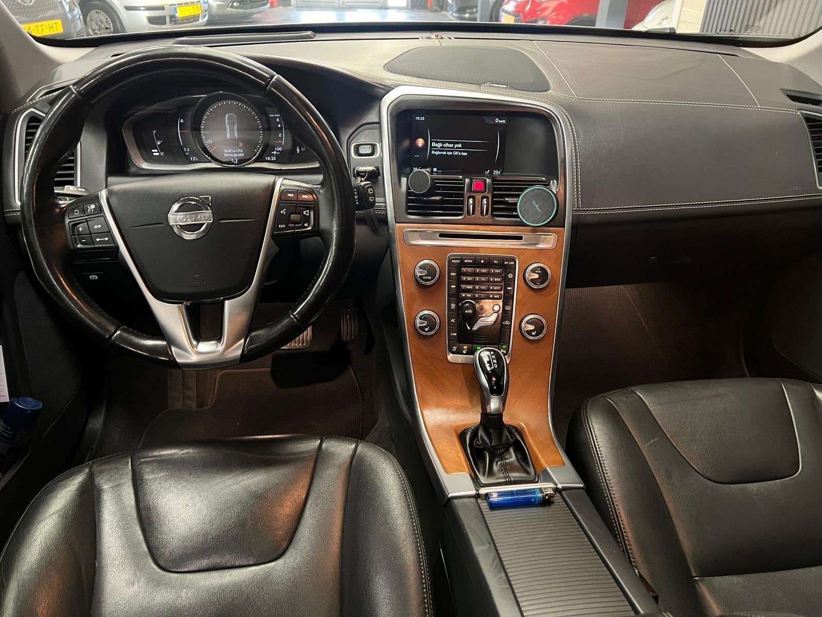 Volvo XC60 2.0 T5 R-Design Leder-Panoramadak-Trekhaak, Auto's, 4 cilinders, 1969 cc, Bedrijf, XC60