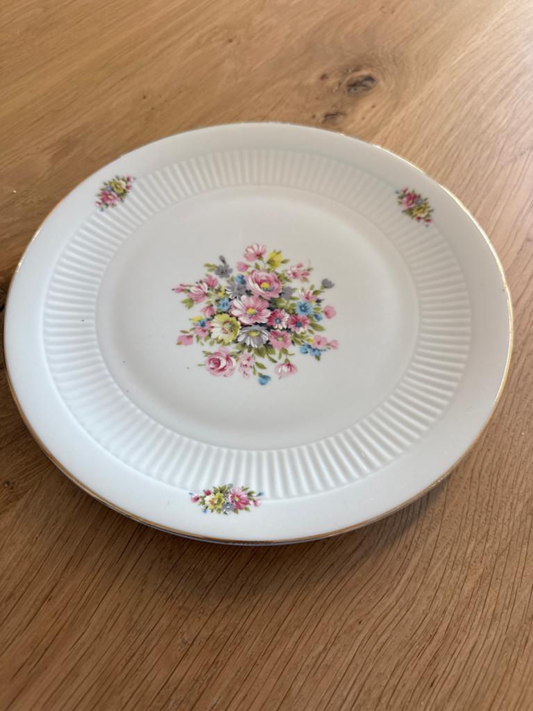 Vintage Bavaria Johann Seltmann Vohenstrauß bord, Antiek en Kunst, Antiek | Porselein, Ophalen