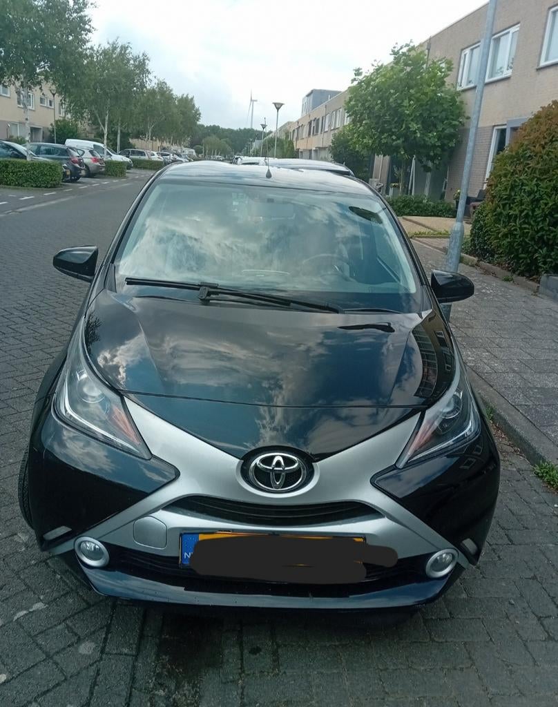 Toyota aygo, Stof, Zwart, Handgeschakeld, Particulier