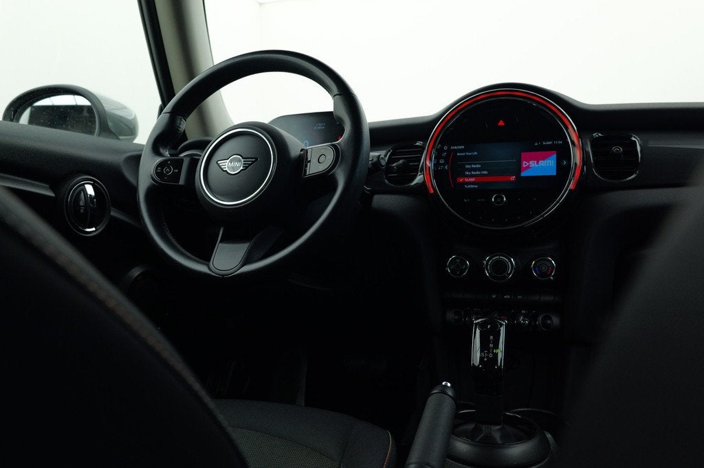 MINI Mini 1.5 Cooper Essential | Automaat | Cruise control |, Gebruikt, Euro 6, Met garantie (alle), 49 €/maand