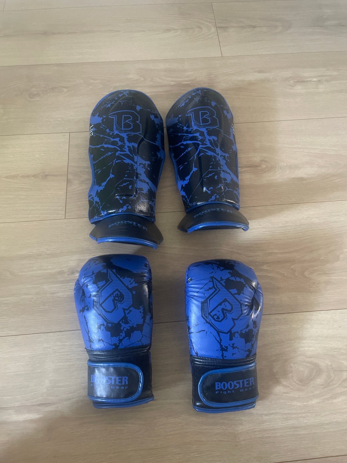 Booster Fight Gear Bokshandschoenen en Scheenbeschermers, Sport en Fitness, Gebruikt, Overige, Vechtsportbescherming, Ophalen of Verzenden