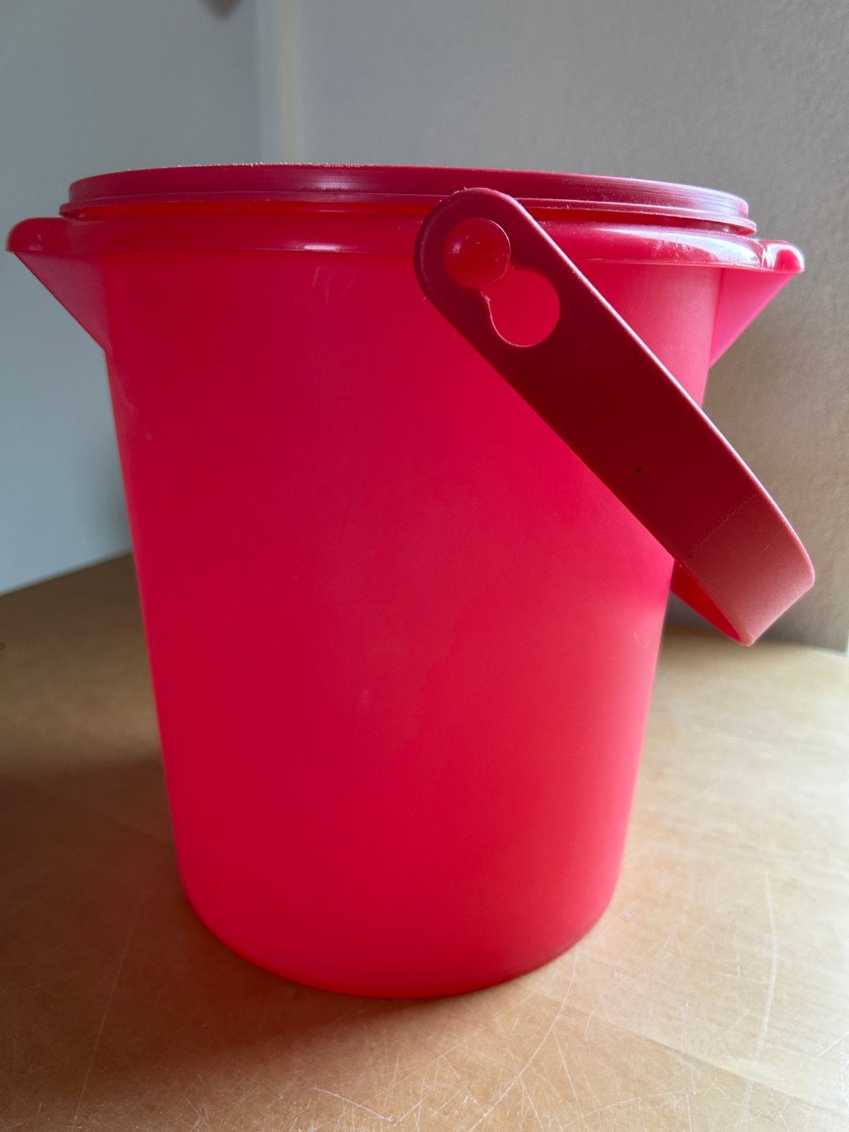 Tupperware emmer 8,5 L, Overige kleuren, Lekvrij, Ophalen of Verzenden, Zo goed als nieuw