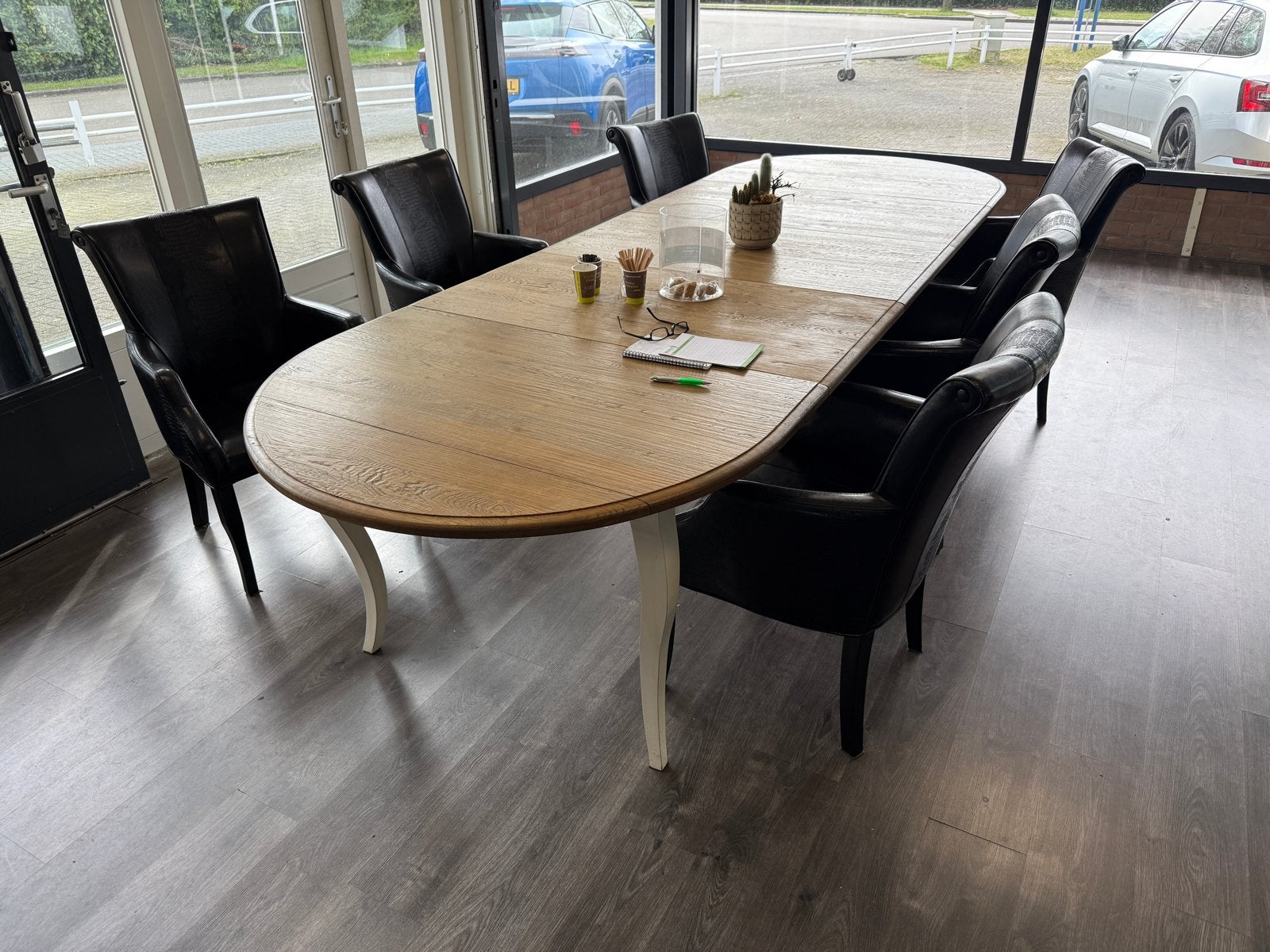 Uitschuifbare eettafel van eikenhout en stoelen, Huis en Inrichting, Tafels | Eettafels, Ophalen, Gebruikt, 100 tot 150 cm, Eikenhout