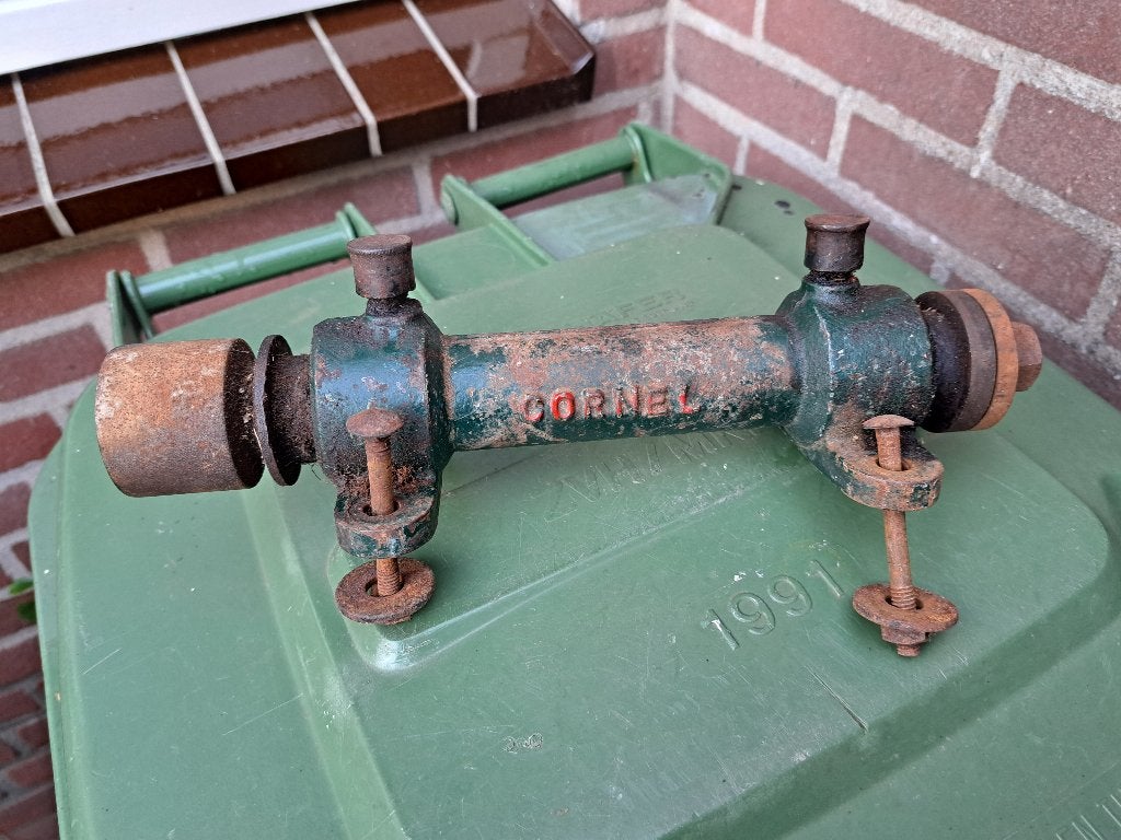 oude antieke gelagerde as cornel, Ophalen of Verzenden