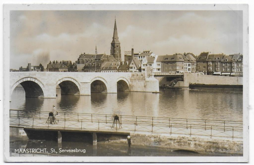 Maastricht St Servaasbrug Ansichtkaart uit 1954 (B6568), Ophalen of Verzenden, 1940 tot 1960, Gelopen, Noord-Brabant