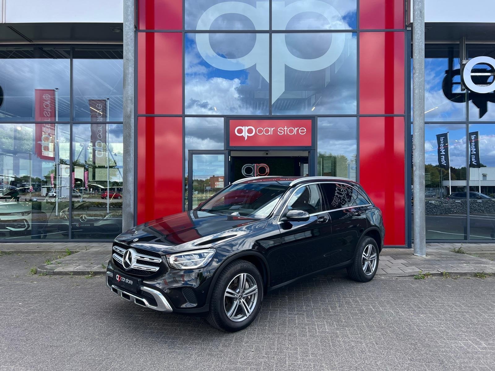 Mercedes-Benz GLC-klasse 300e 4MATIC, Auto's, Automaat, Stof, Gebruikt, Zwart