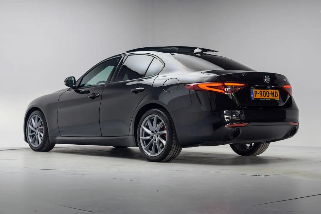 Alfa Romeo Giulia 2.0T Sprint 202 pk Aut.[ Pano Clima/ECC Le, Auto's, Alfa Romeo, Automaat, Zwart, 1600 kg, Giulia