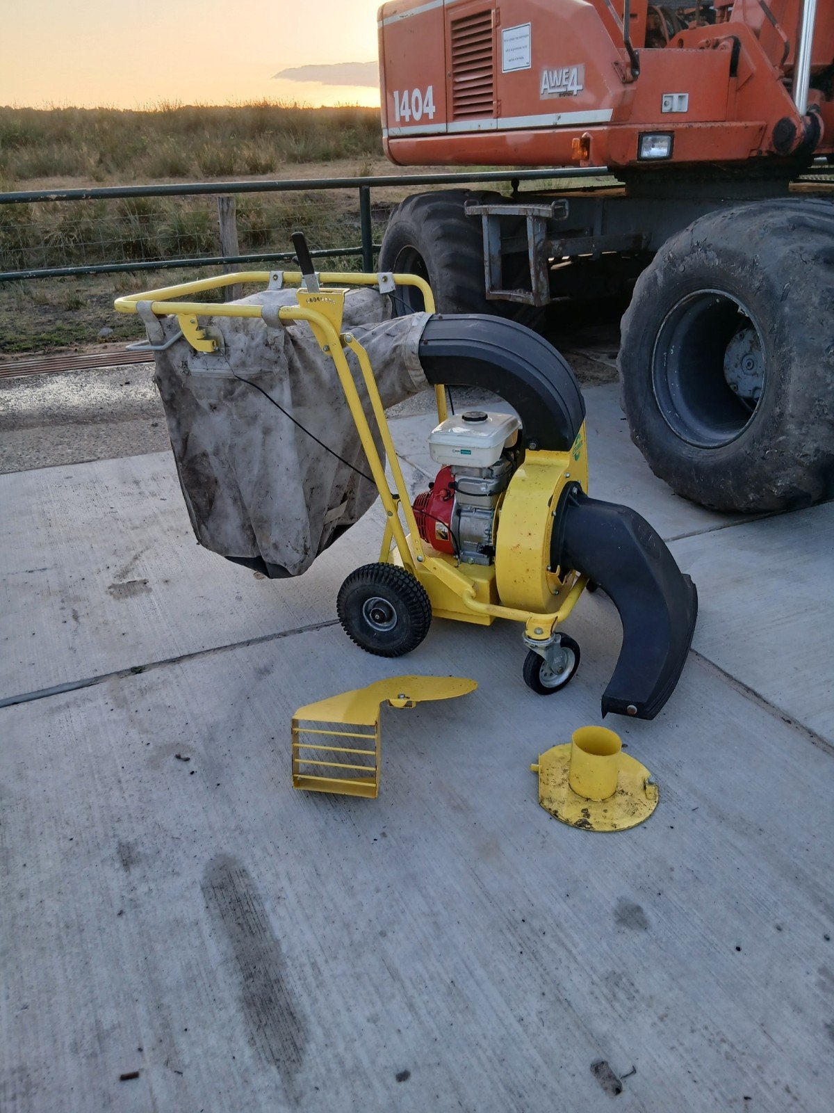 Bladblazer/bladzuiger Honda benzine, Ophalen, Gebruikt, Met opvangzak, Handgedragen