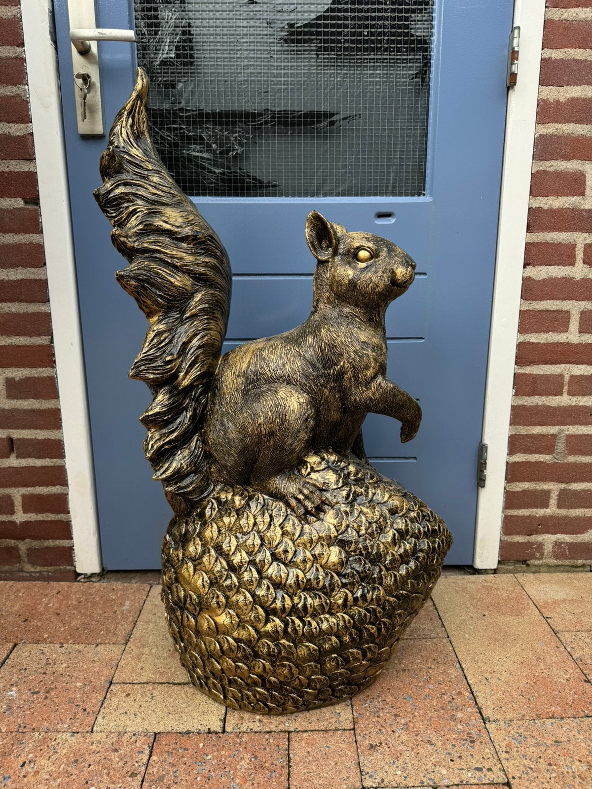 eekhoorn (goud/zwart) 97hoog 50breed 30diep/Nieuw!, Ophalen, Nieuw, Dier