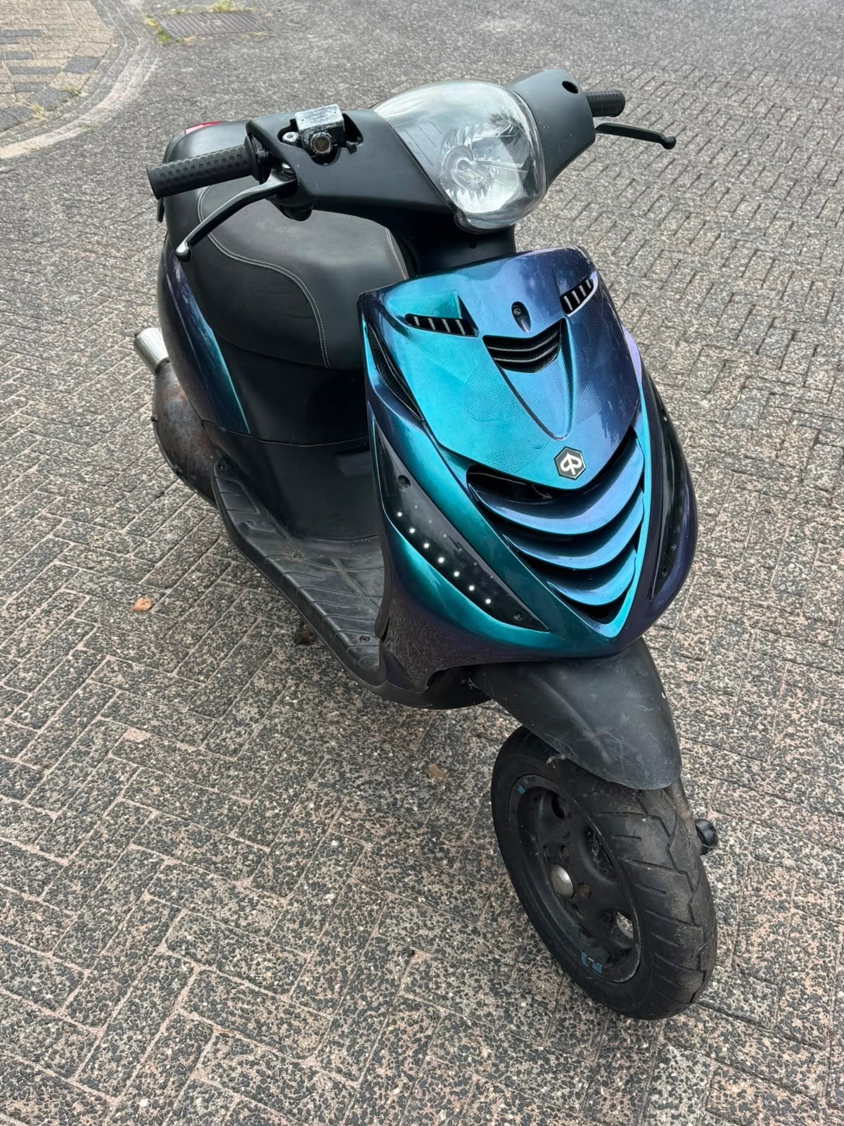 2x Piaggio Zip 2-takt scooters - opknappers, Fietsen en Brommers, Brommers | Overige merken, Ophalen of Verzenden