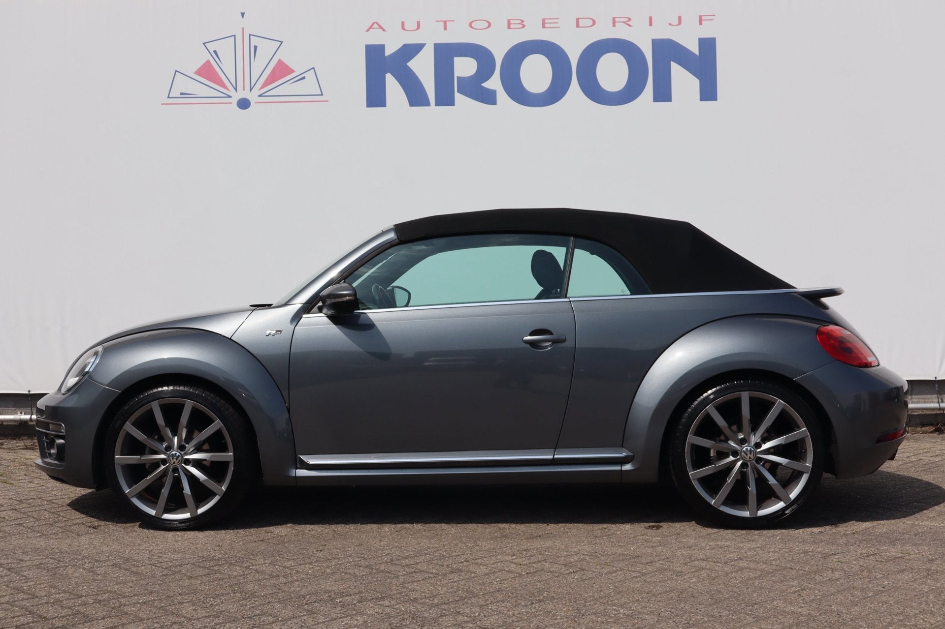 Volkswagen Beetle Cabriolet 1.4 TSI Sport BlueMotion R-line, Auto's, Dealer onderhouden, 1334 kg, Gebruikt, 4 cilinders