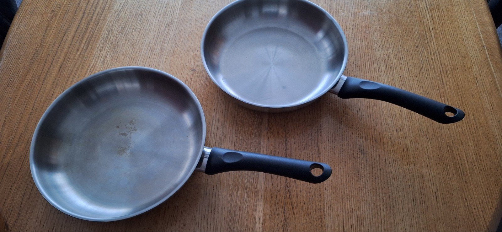 2 BK Bold Koekenpannen 24cm - PFAS-vrij, zo goed als nieuw, Huis en Inrichting, Keuken | Potten en Pannen, Ophalen, Koekenpan