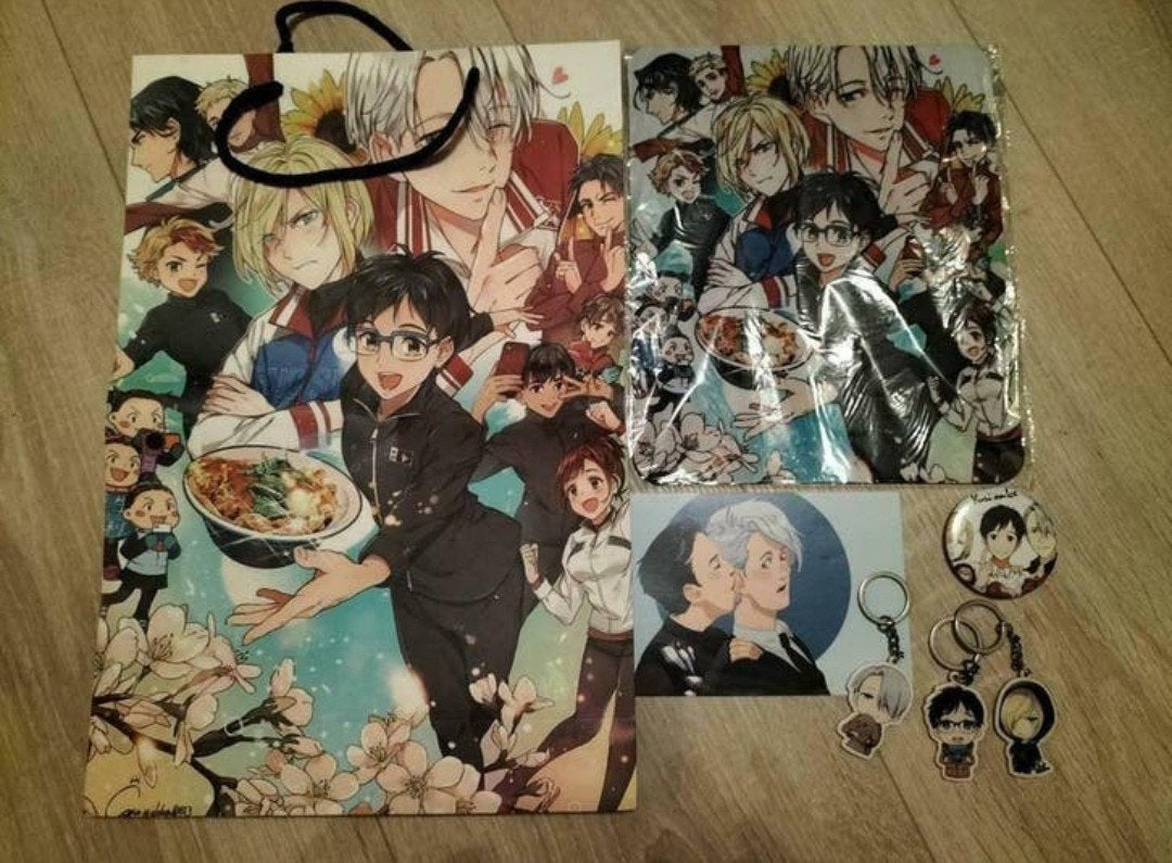 Yuri on ice merch pakket, Verzamelen, Poesieplaatjes, Ophalen