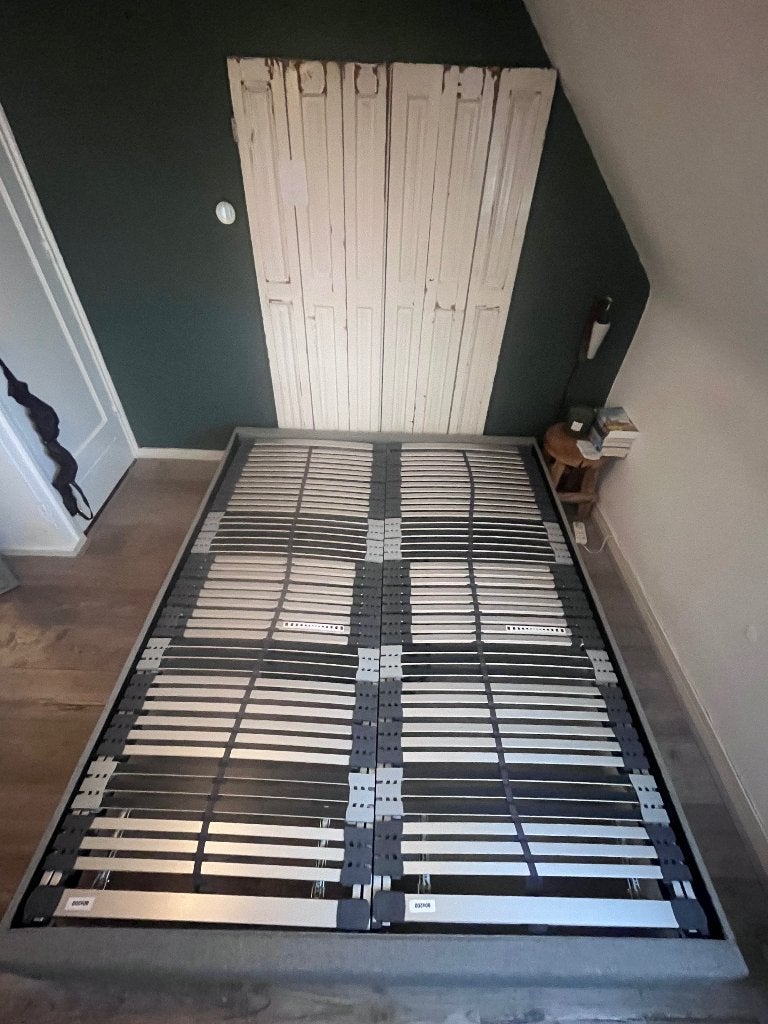 Bed met verstelbare lattenbodems, Huis en Inrichting, Slaapkamer | Bedden, Ophalen, Verstelbaar, Tweepersoons, Zo goed als nieuw
