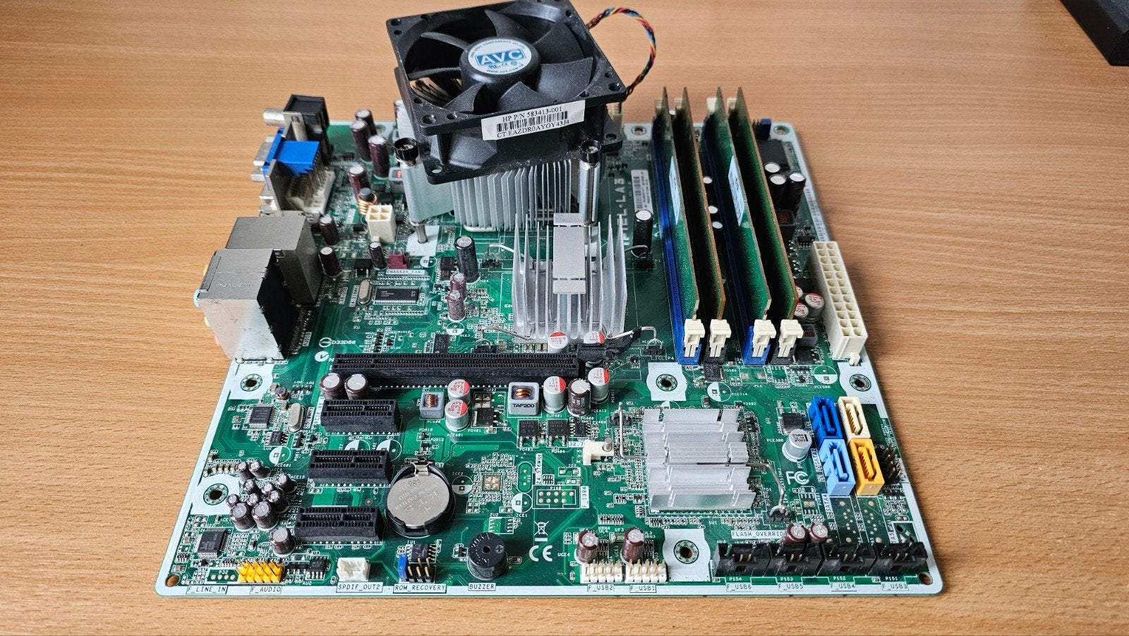 HP moederbord met CPU en geheugen, Computers en Software, Ophalen, DDR3, Socket 775, Zo goed als nieuw