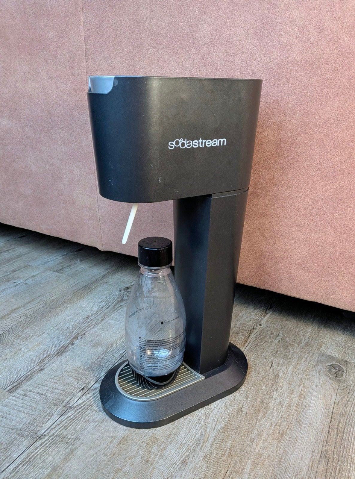Sodastream Genesis met CO2-fles en fles, Ophalen of Verzenden, Gebruikt