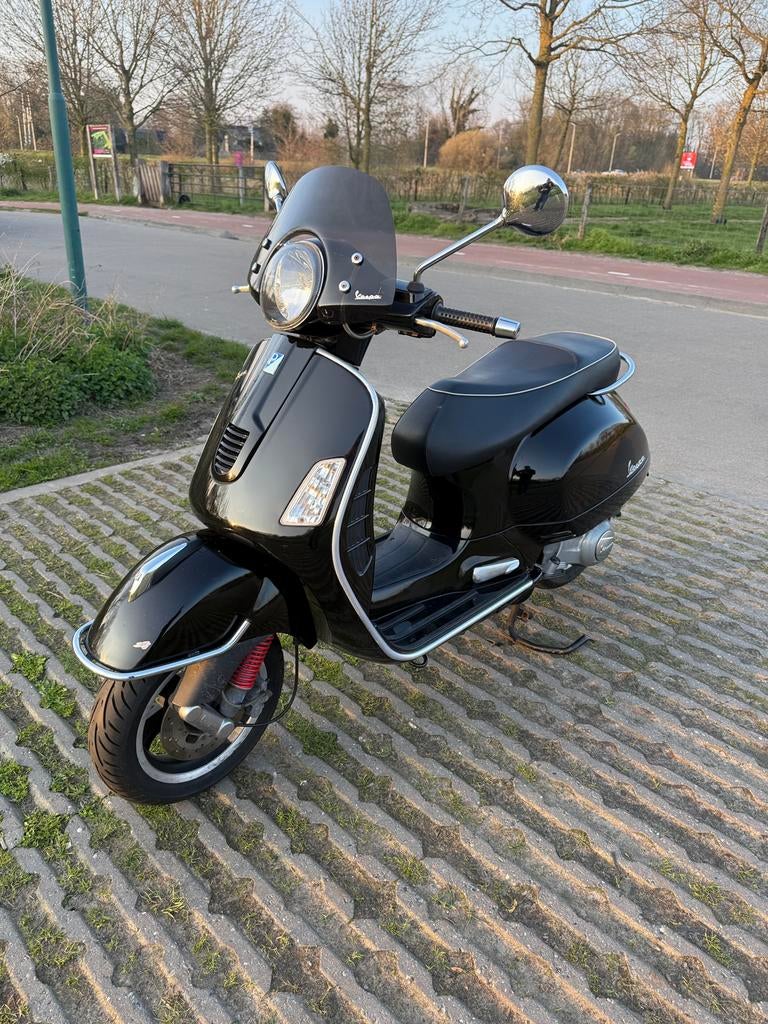 Vespa GTS 300 Super, Ophalen, Overige modellen, 300 cc, Zo goed als nieuw