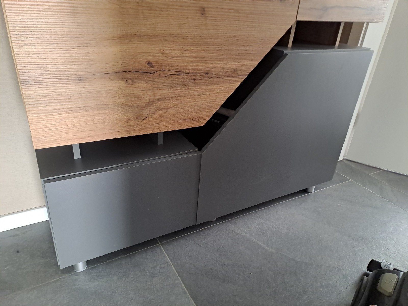 Zo goed als nieuwe kast met deuren, 6 maanden oud, Ophalen, 100 tot 150 cm, Zo goed als nieuw, 25 tot 50 cm