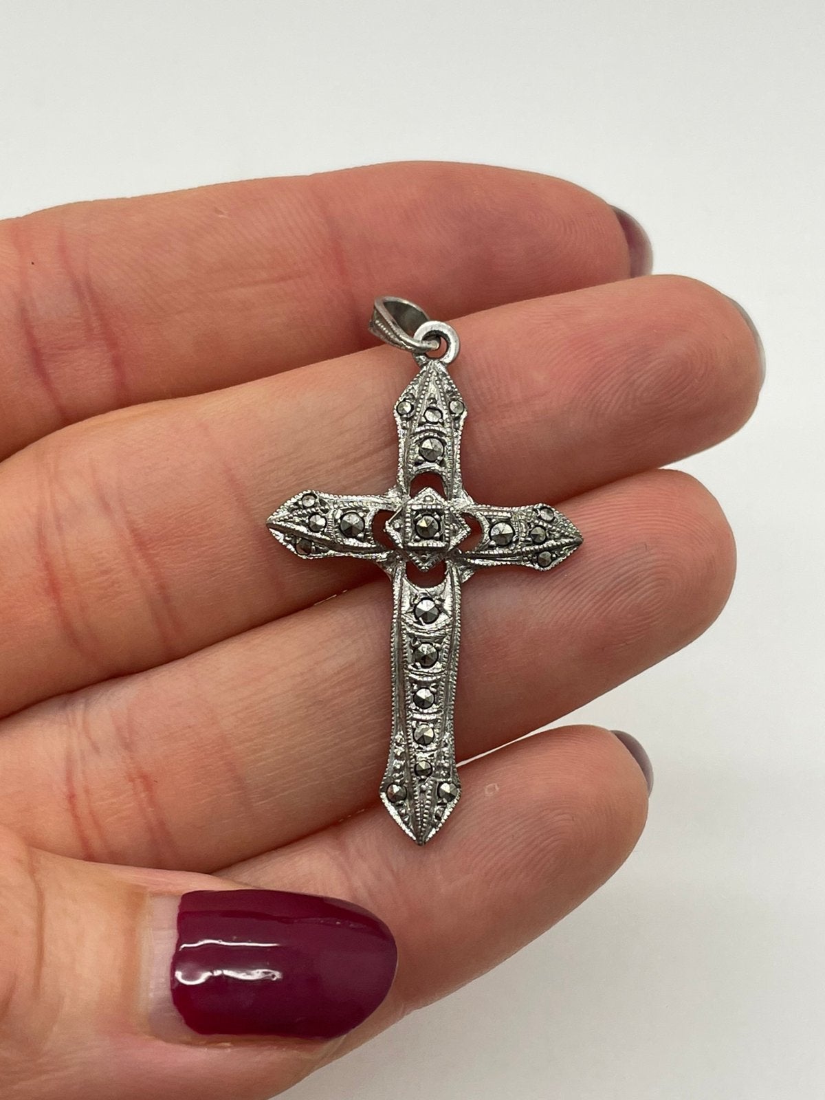 G93 Prachtige zilveren kruishanger markasiet, Ophalen of Verzenden, Zilver, Hanger, Met edelsteen