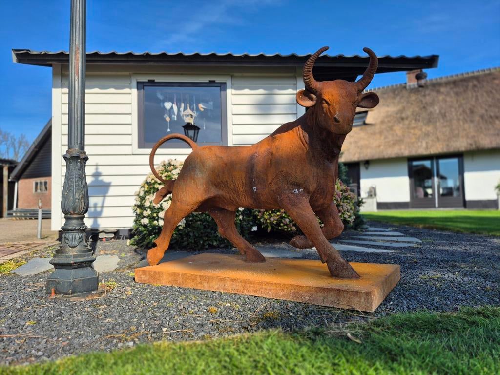 Prachtige   gietijzeren stier, Tuin en Terras, Tuinbeelden, Ophalen of Verzenden, Metaal