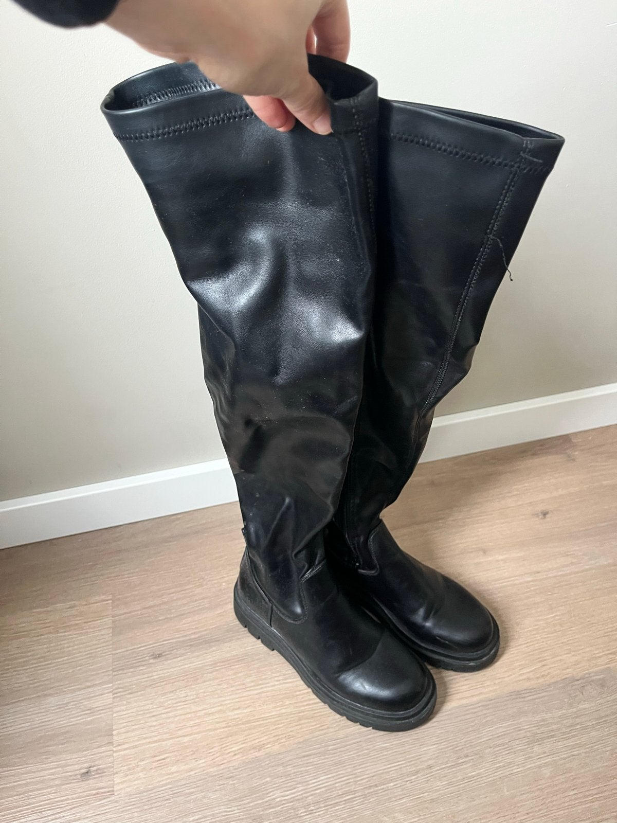 Leather look overknee laarzen – maat 36, Hoge laarzen, Zwart, Ophalen of Verzenden, Gedragen