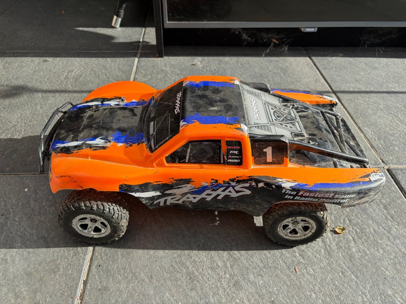 Traxxas Slash RC auto - Exclusief accu, Gebruikt, Auto offroad, Schaal 1:10, RTR (Ready to Run)