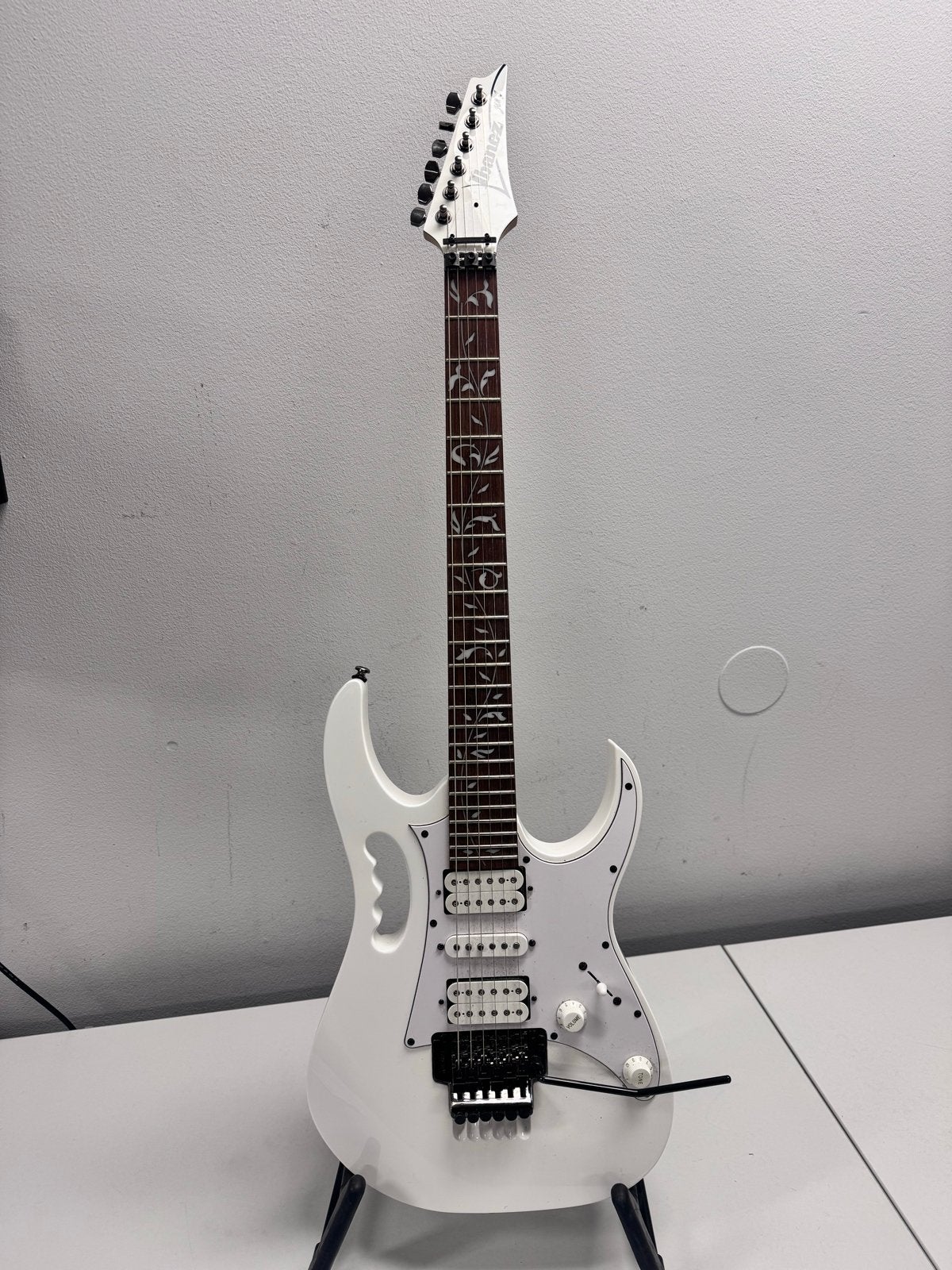 Ibanez JEMJR Steve Vai Signature gitaar met gig bag, Ophalen of Verzenden, Gebruikt, Solid body, Ibanez