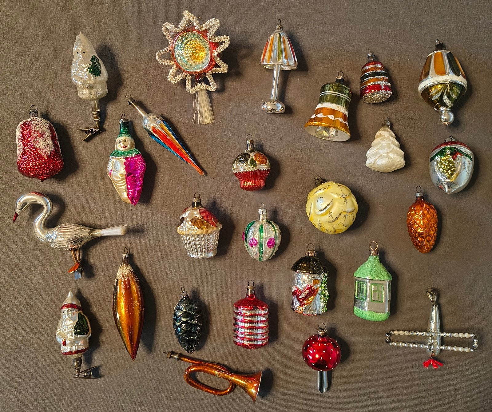 26 oude gekleurde kerstballen/figuurtjes, Ophalen of Verzenden, Gebruikt