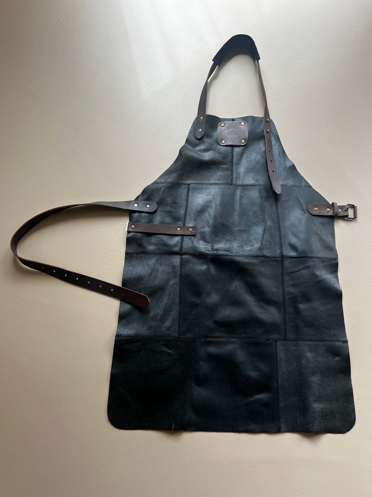 Leren BBQ Schort - Perfect voor Bedrijfsbarbecues, Ophalen of Verzenden, Zo goed als nieuw