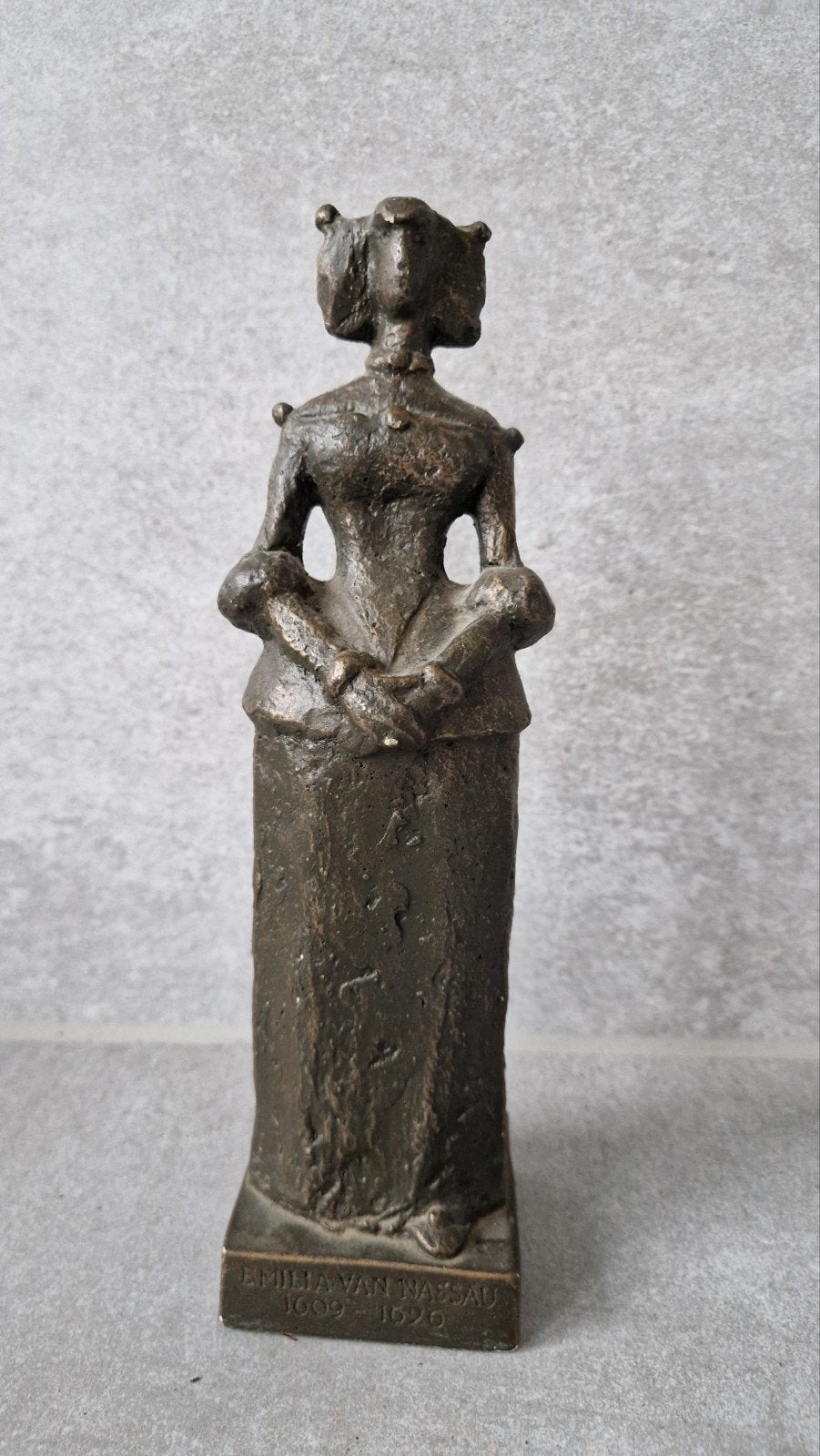 Bronzen miniatuur Emilia van Nassau door Paul de Swaaf, Antiek en Kunst, Ophalen of Verzenden, Brons, 20 - 50 cm, Beeld
