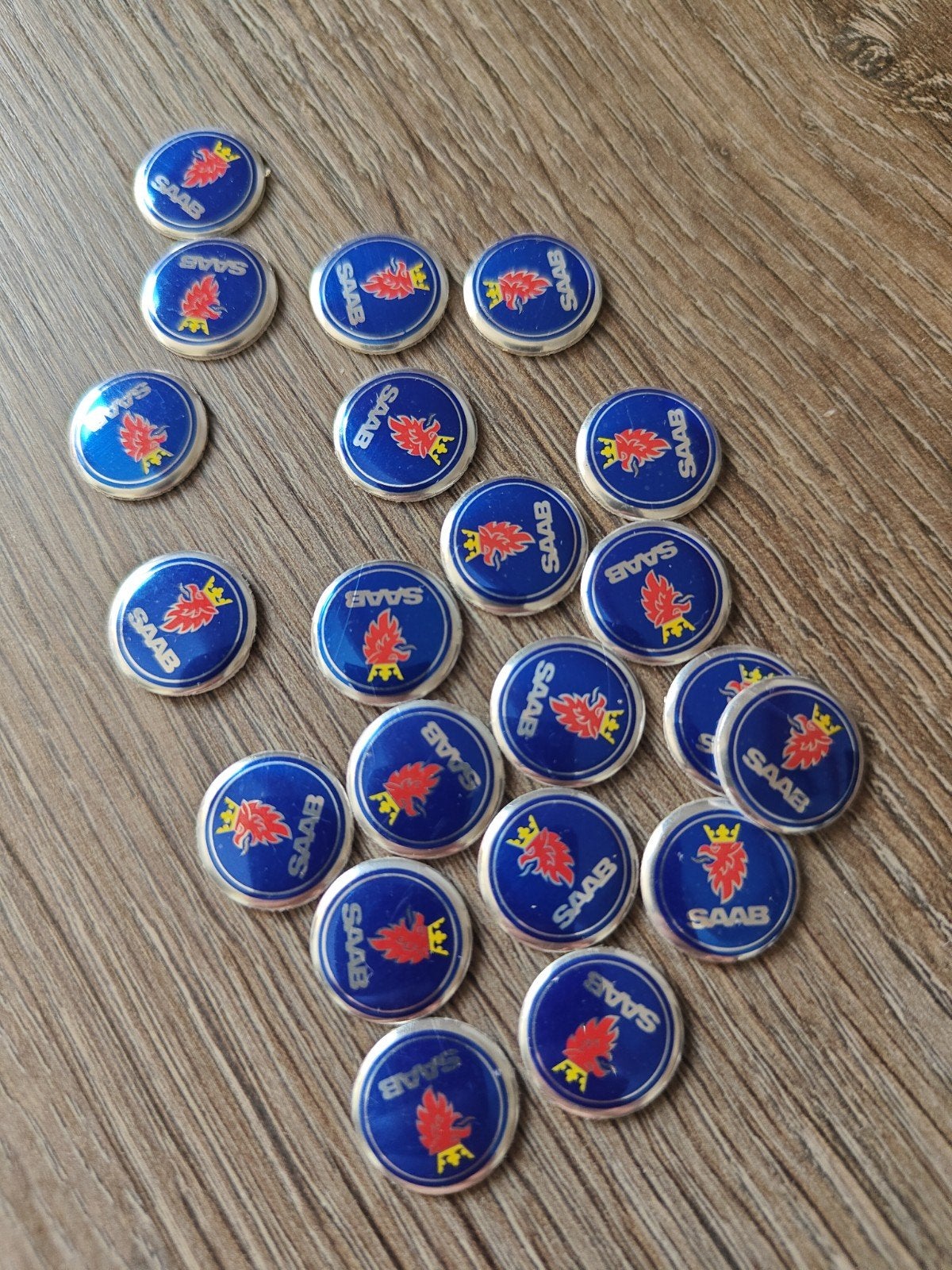 Set van 20 Saab logo badges 14mm voor sleutels, Ophalen of Verzenden