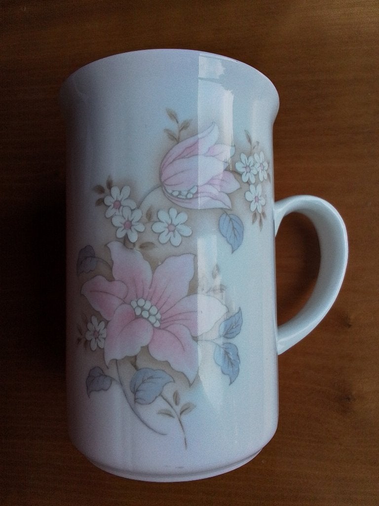 St George bone china mok, 11cm hoog, Engeland, Verzamelen, Ophalen of Verzenden, Zo goed als nieuw, Porselein, Kop en/of schotel