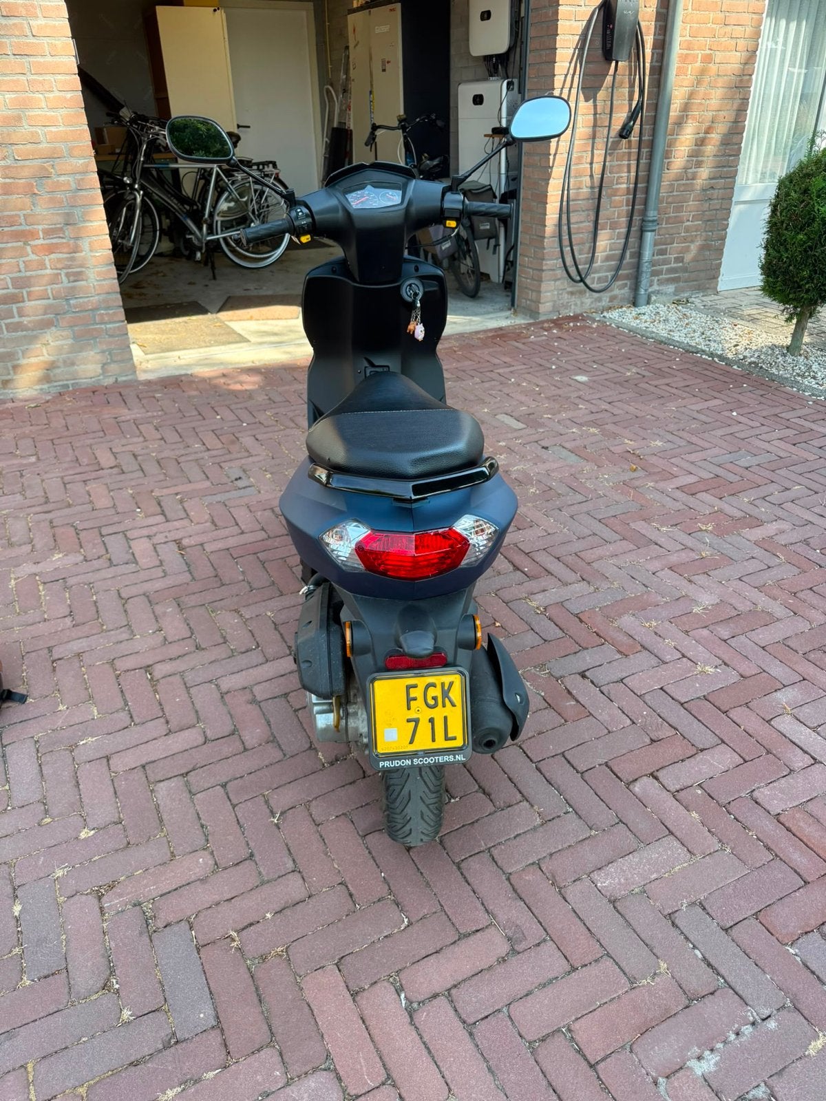 Peugeot Kisbee Scooter mat blauw- Goed Onderhouden, Fietsen en Brommers, Scooters | Peugeot, Ophalen, Gebruikt, Overige modellen