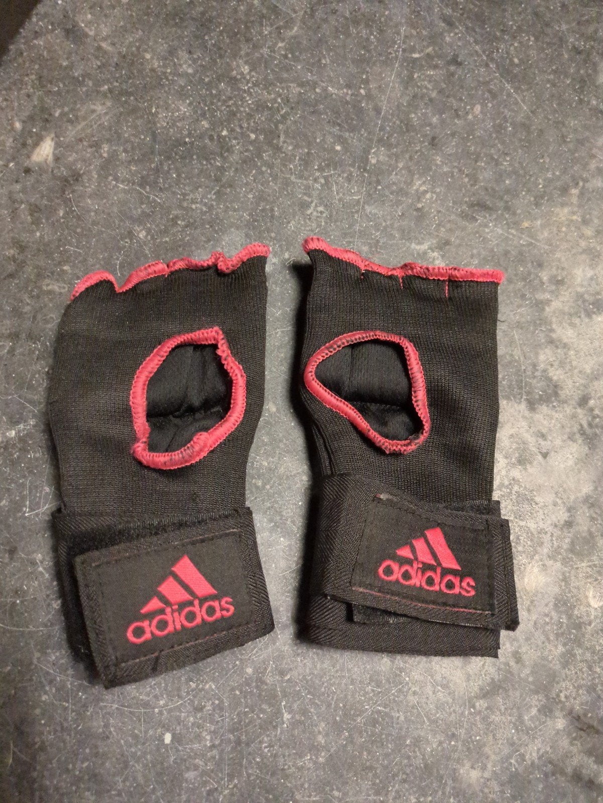 Adidas Boksbinnenhandschoenen - Maat M, Sport en Fitness, Ophalen of Verzenden, Zo goed als nieuw, Boksbinnenhandschoenen