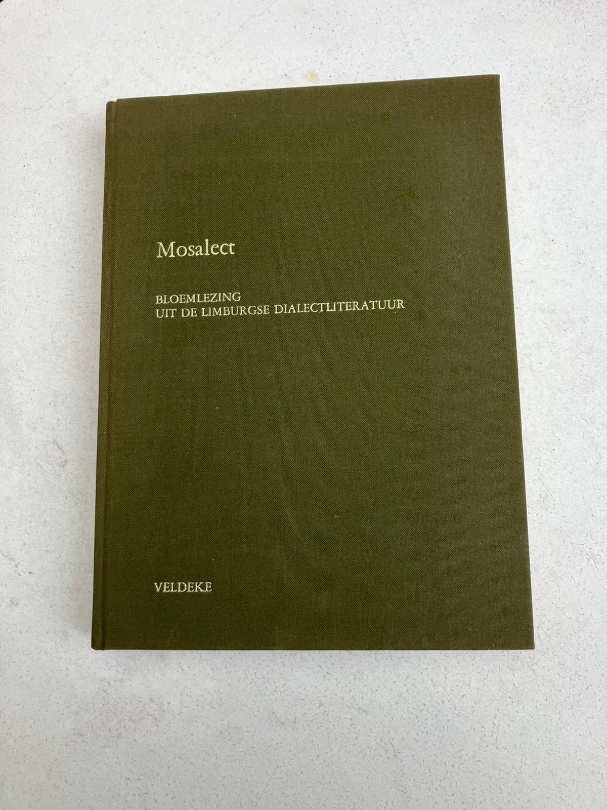 Mosalect. Bloemlezing limburgse dialect literatuur, Ophalen of Verzenden, Gelezen