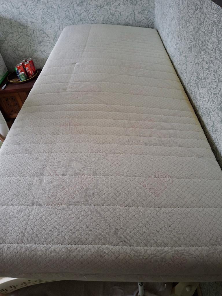 Eenpersoons Ubica matras - ophalen in Almere!, Huis en Inrichting, Slaapkamer | Matrassen en Bedbodems, Ophalen, Gebruikt, Eenpersoons